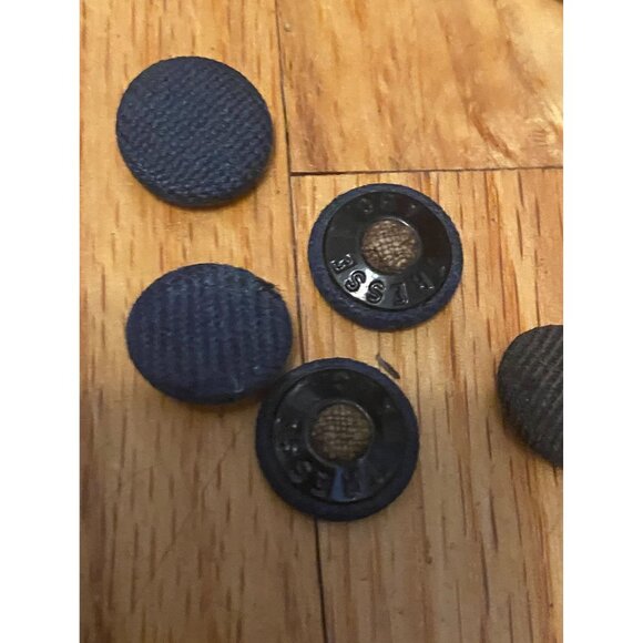 Vintage and Antique Silk and Fabric Buttons Various Sizes - Picture 6 of 6